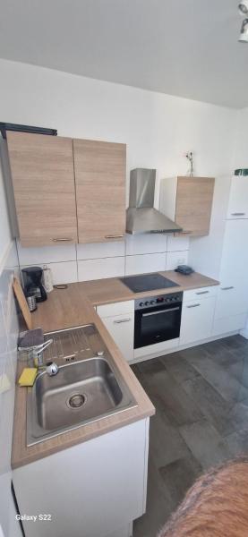Exklusives Work and Stay Apartment Nähe Attendorn und Olpe für 2 Personen, moderne Einbauküche , Bad